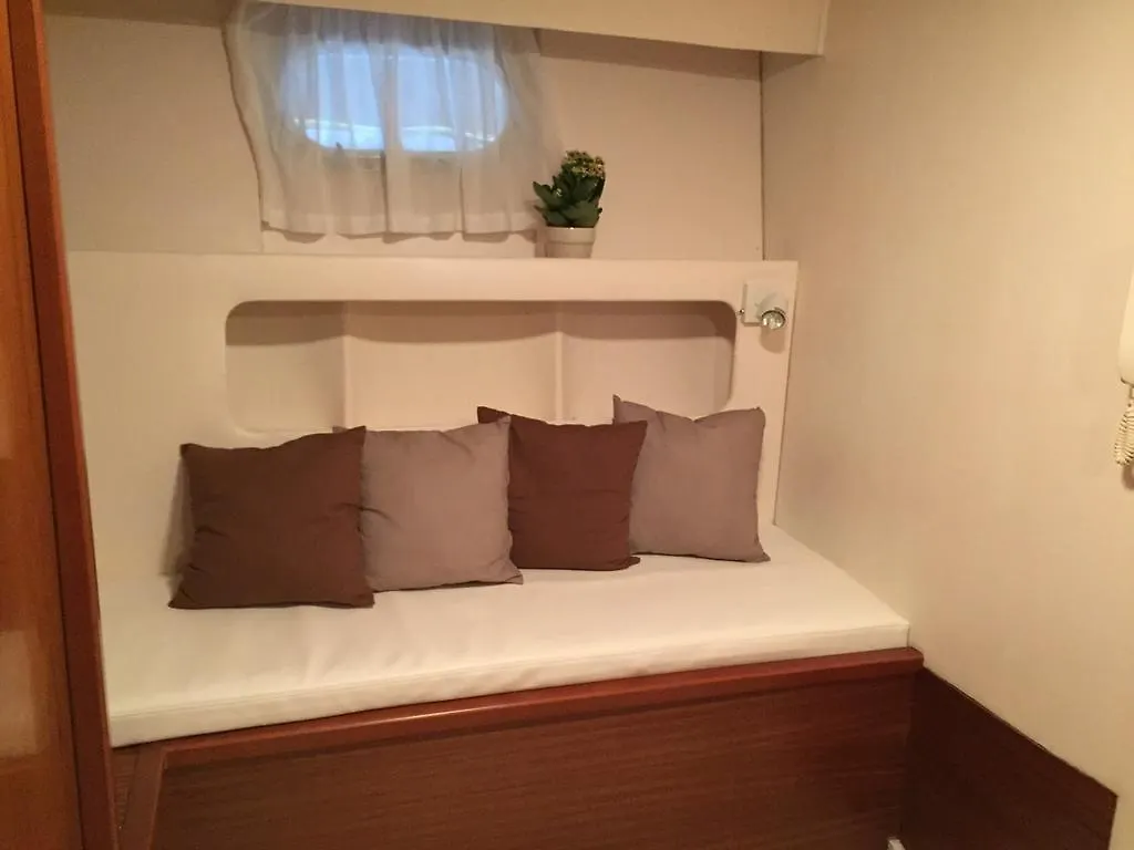 Fourstar B&B 热那亚 船屋